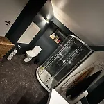 In With 3 Bedrooms, 6 Beds 1