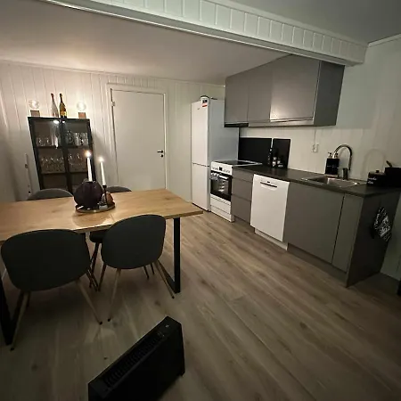 In With 3 Bedrooms, 6 Beds 1 * Harstad