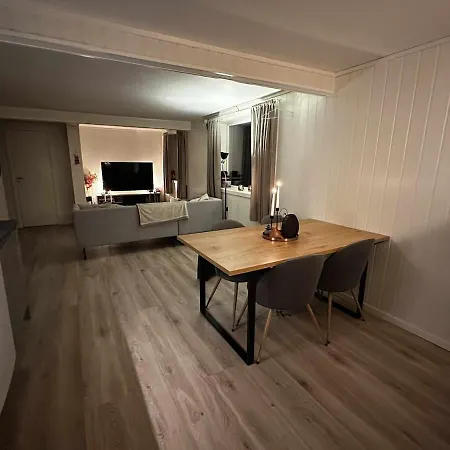 Apartment In With 3 Bedrooms, 6 Beds 1 Harstad