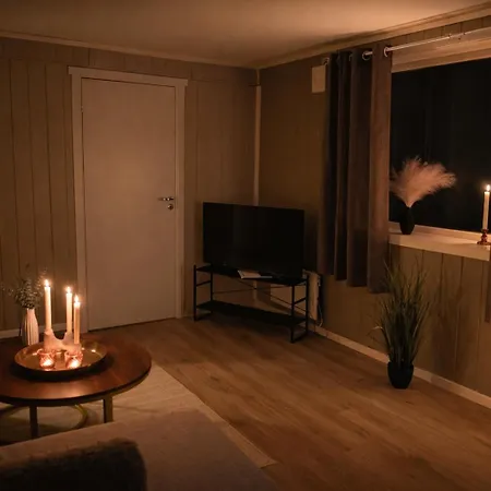 In With 3 Bedrooms, 6 Beds 1 Harstad