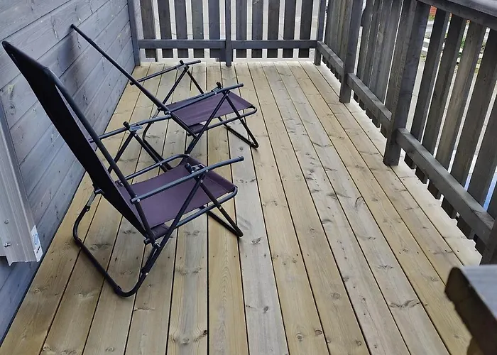 In With 3 Bedrooms, 6 Beds 1