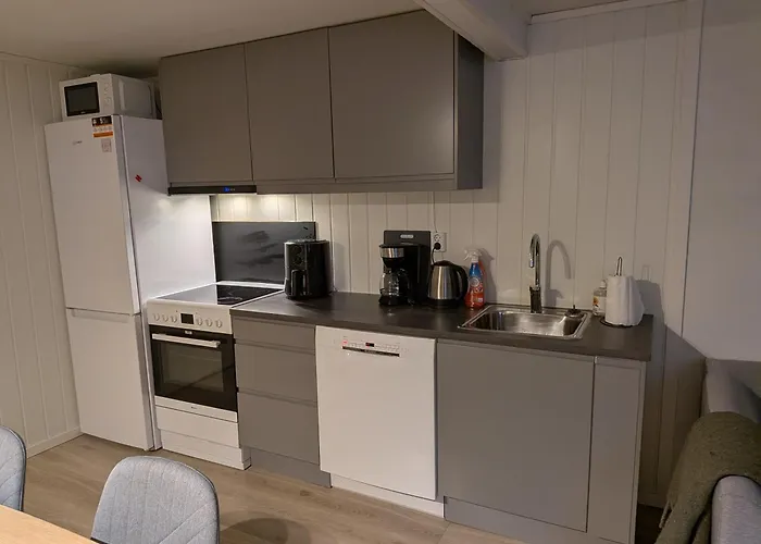 In With 3 Bedrooms, 6 Beds 1 Apartman Harstad