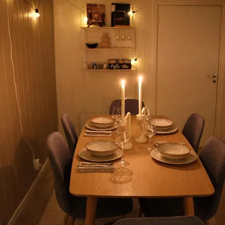 In With 3 Bedrooms, 6 Beds 1 Apartmán Harstad